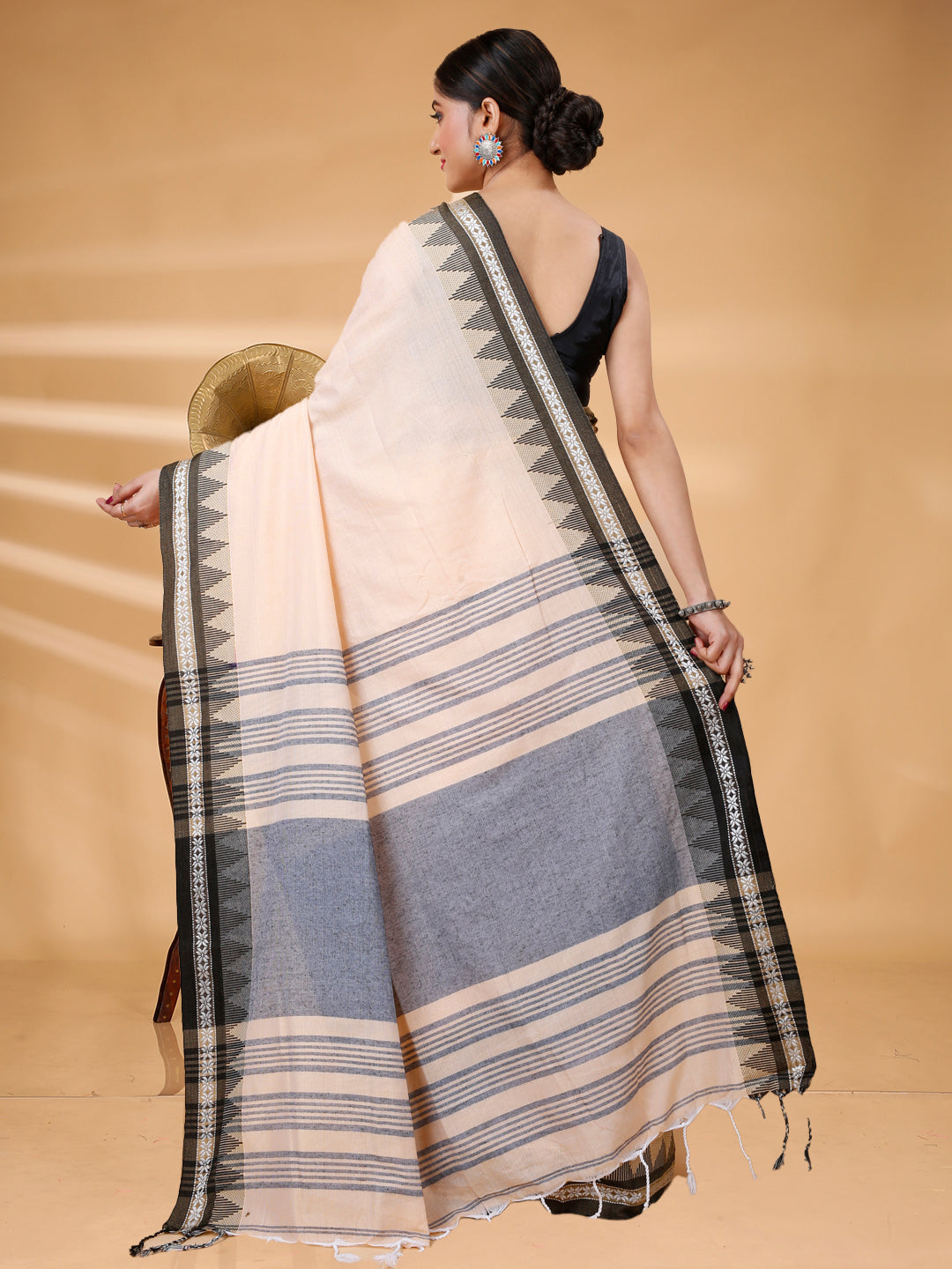 DAT KHADI (2048)