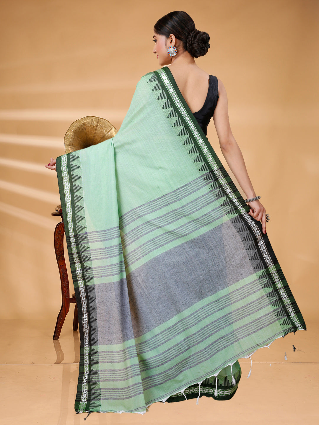 DAT KHADI (2049)